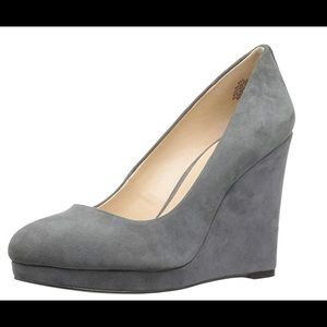 NWOT Nine West Wedge, size 7.5. Grey Suede Shoe